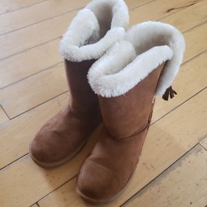 Arizona ugg style boots